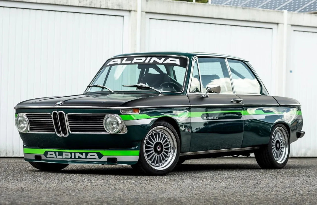 La Transformación Impresionante del BMW 2002 tii por MANHART